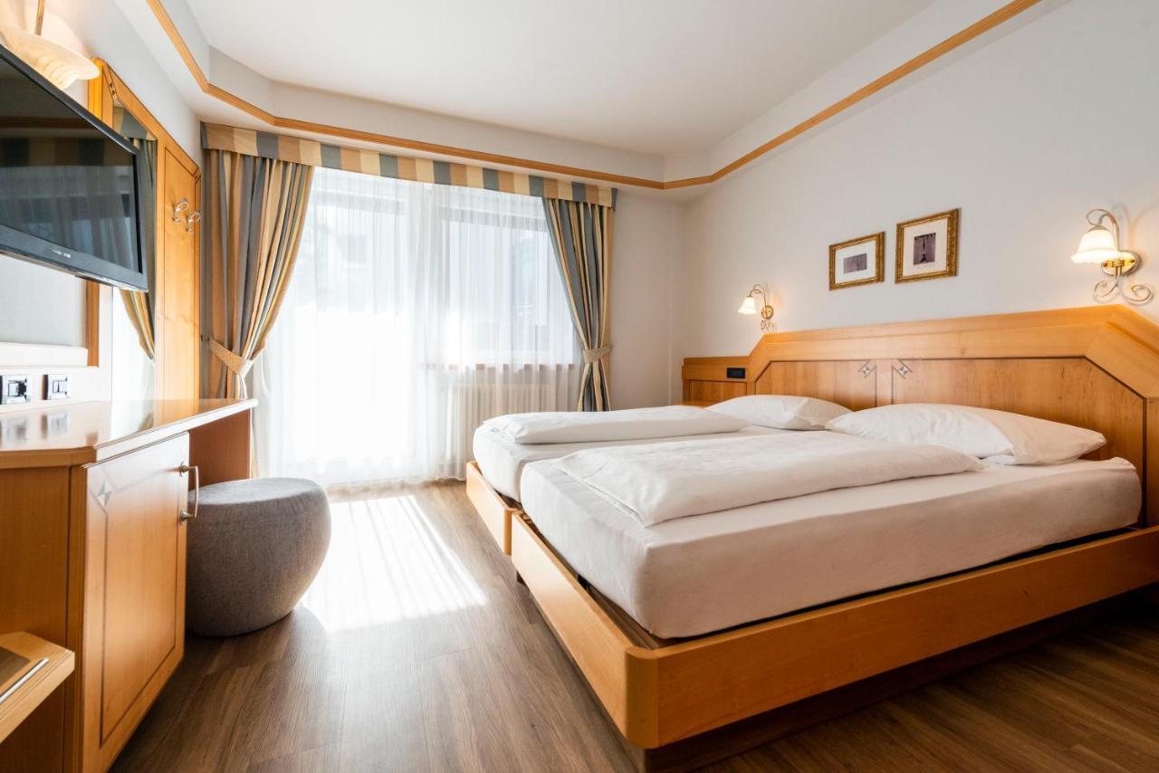 Hotel Ideal Park Laives Rum bild