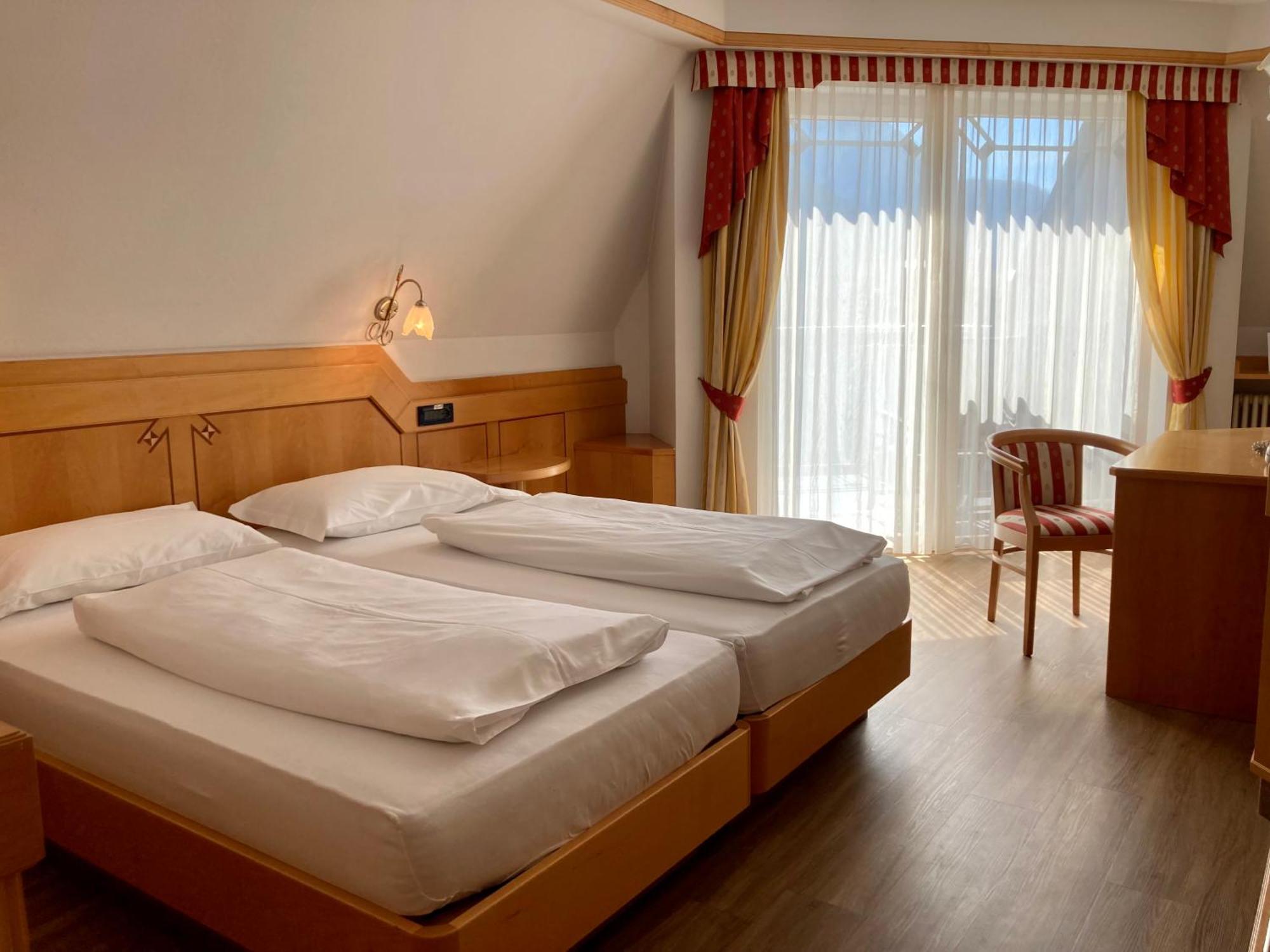Hotel Ideal Park Laives Rum bild